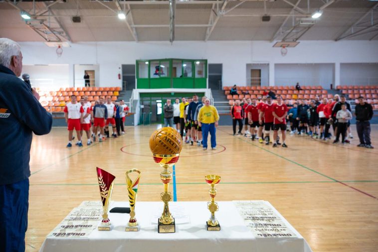 A XIX. Ifj. Csery István Öregfiúk Kézilabda Emléktorna megnyitóján