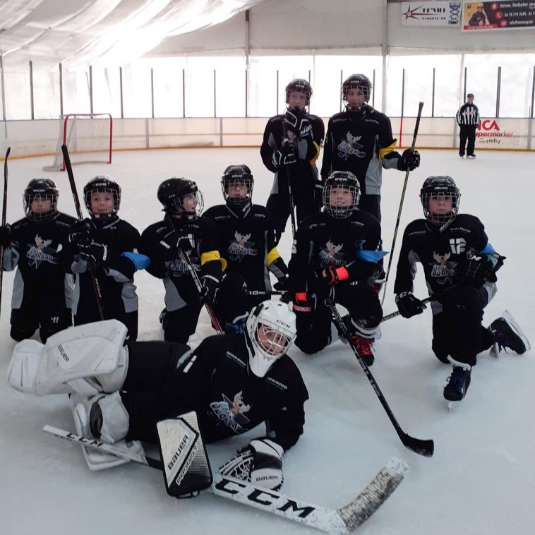 A Szarvasi Jégkorong SE U12-es válogatottja