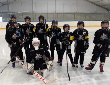 A Szarvasi Jégkorong SE U12-esei tornagyőzelemmel zárták a szezont Algyőn
