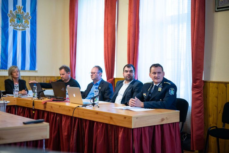 Molnár Sándor rendőr alezredes, kapitányságvezető mutatta be Békésszentandrás közbiztonsági helyzetét a képviselőknek