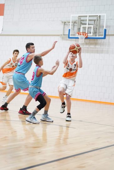 Baráth Barna a labdával