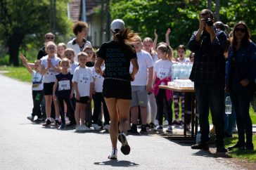 Tokyo, Boston, London, Berlin, Chicago és New York alatt Csabacsűdnek is van azon a pólón még egy kis hely