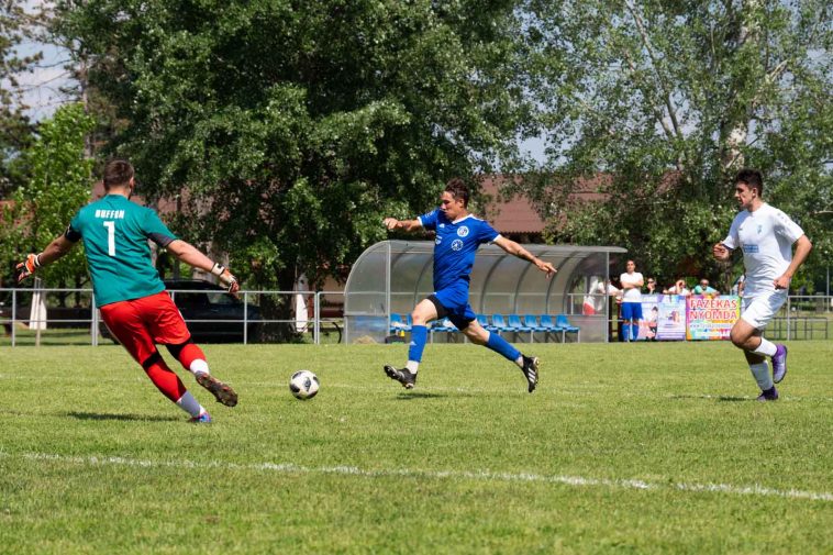 Balázs Milán (kékben) akciójából ezúttal nem született gól