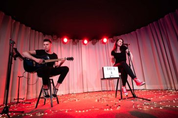 Ati és Sadie a Cervinus kamaraszínpadán 2022. május 28-án