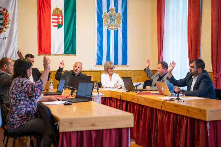 Minden pontot egyhangúlag fogadott el a testület