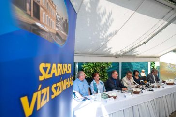 Sajtótájékoztatóval indult a Szarvasi Vízi Színház 2022-es évada