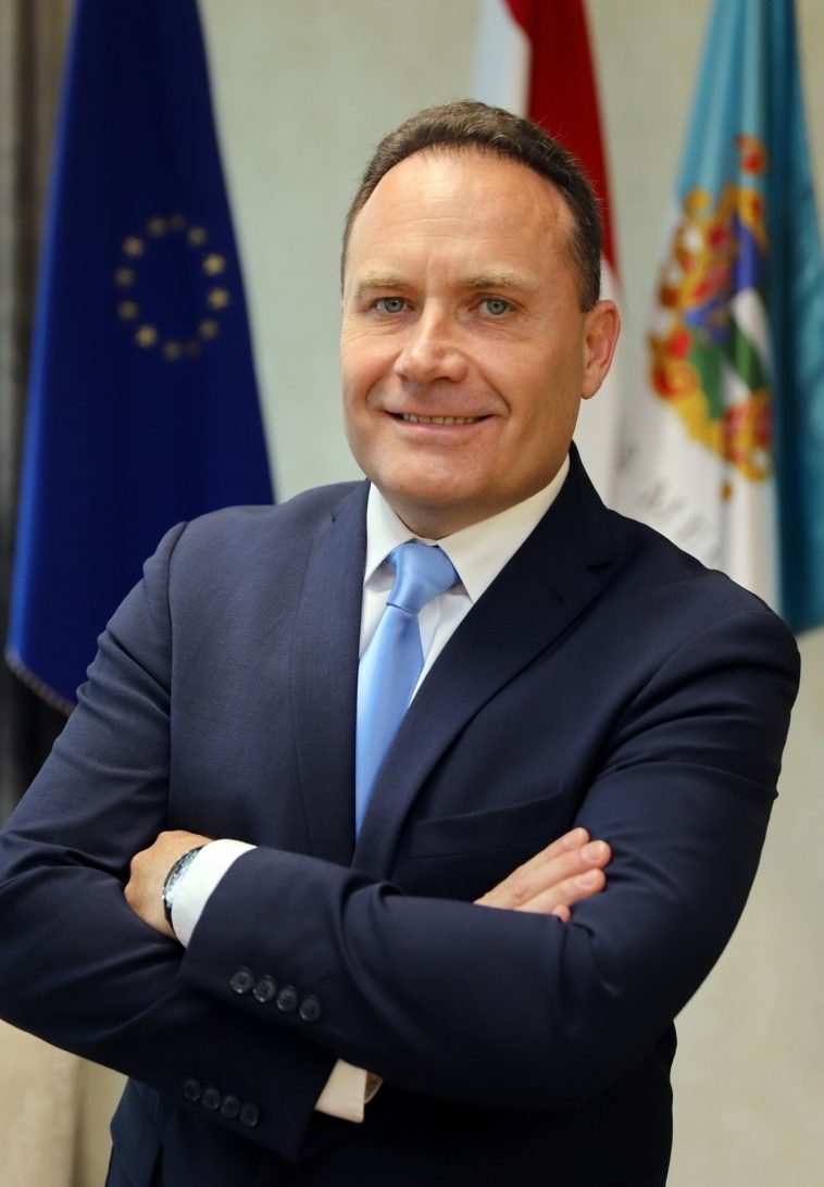 Dr. Takács Árpád, a Békés Megyei Kormányhivatalt vezető kormánymegbízott
