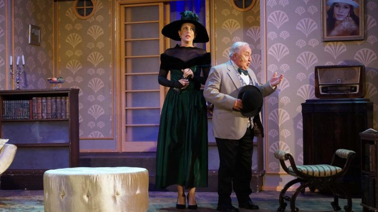 Vanya Tímea és Mikó István a Turay Ida Színház Úrilány szobát keres című Rejtő-darabjában