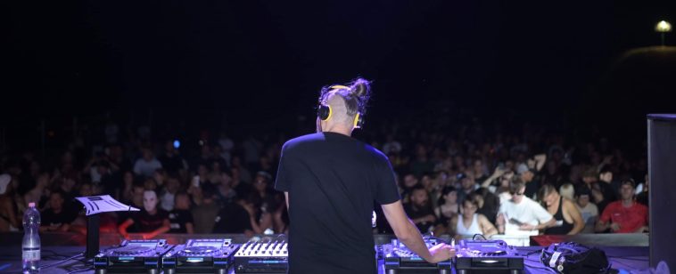 DJ Savage fellépés közben