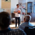 Babák Mihály polgármester írt a könyvbe