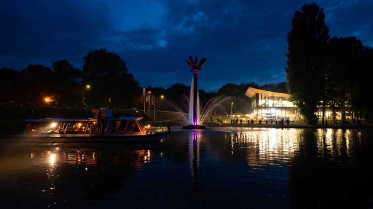 A Katalin II vezette a lampionosok felvonulását