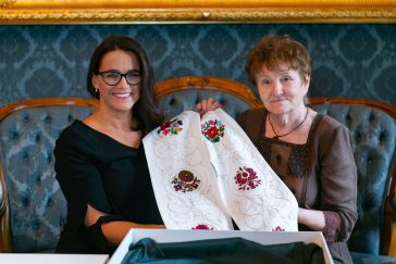 Novák Katalin köztársasági elnök és dr. Illés Károlyné Botyánszky Anna