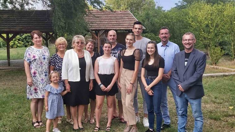 A Szarvasért Alapítvány kuratóriumának tagjai, illetve a 2022-es támogatottak