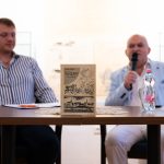 Az In Cervino Monte című könyv bemutatóján az író, Szenes János beszélgetőtársa Boross Bence volt