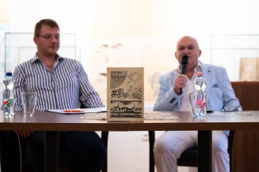 Az In Cervino Monte című könyv bemutatóján az író, Szenes János beszélgetőtársa Boross Bence volt