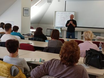 Bogár Péter okleveles könyvvizsgáló a Békés Megyei Kereskedelmi és Iparkamaránál tartott előadást