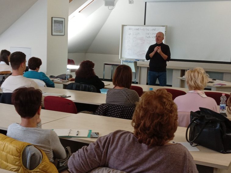 Bogár Péter okleveles könyvvizsgáló a Békés Megyei Kereskedelmi és Iparkamaránál tartott előadást