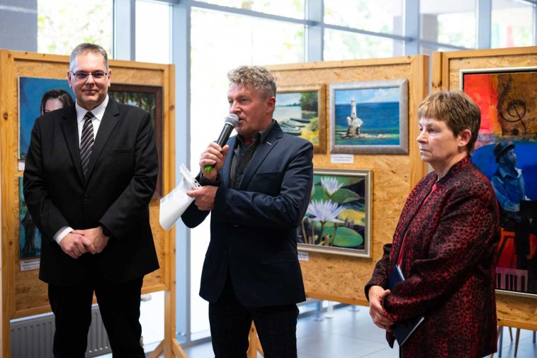 Gaál Roland, Korbely István és Terhesné Szekera Ilona a kiállítás megnyitóján