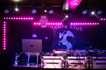 Schőn Peti, alias DJ Schőn a Zebrában zenélt tegnap este