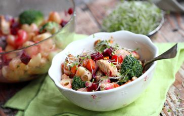 Őszi tésztasaláta pulykamellkockával