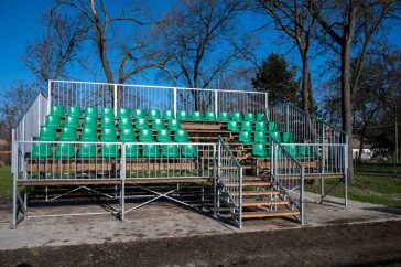 Elkészült az 51 ülőhelyes lelátó Csabacsűdön