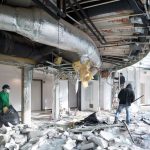 Bontás alatt a Liget Hotel wellnessrészlege 2023. január 16-án