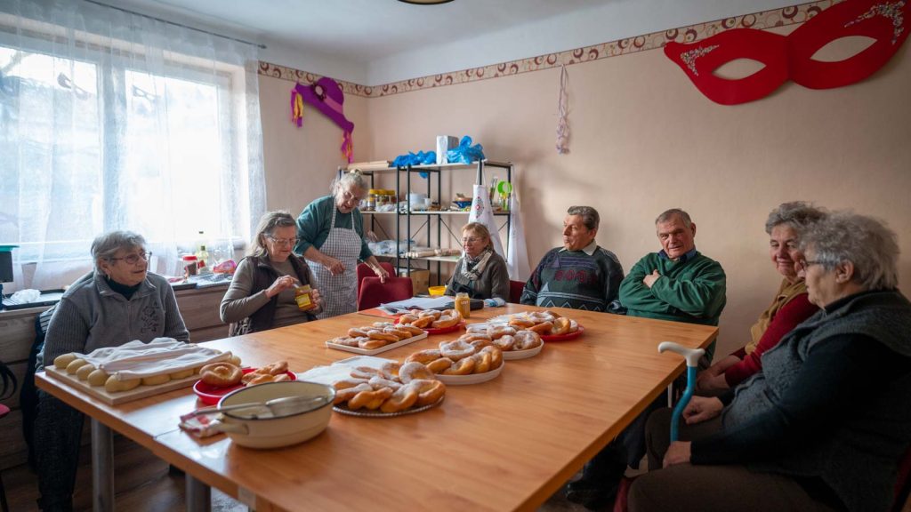 Évadnyitó farsangi fánksütés a szentandrási kertbarátoknál