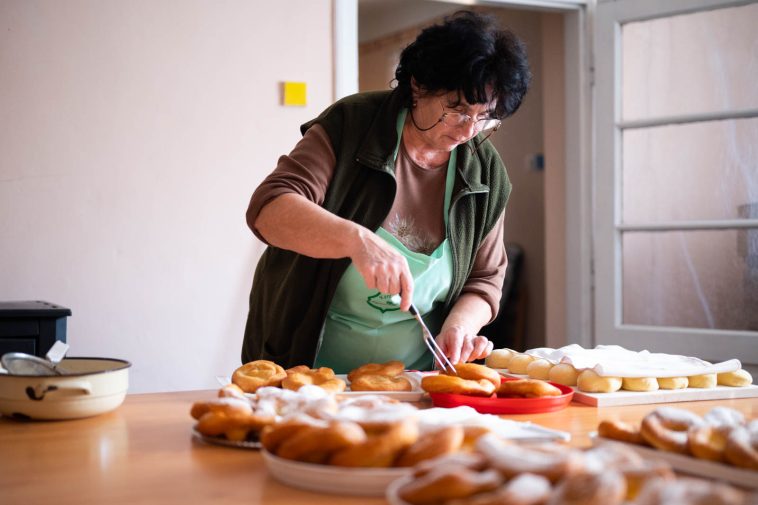 Évadnyitó farsangi fánksütés a szentandrási kertbarátoknál