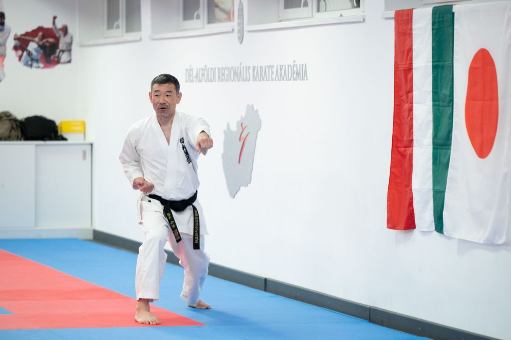 Kanazawa Nobuaki, a Shotokan Karate-Do International Federation vezetője elismerően nyilatkozott a szarvasi karatésok új edzőkomplexumáról