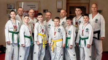 A Szarvasi Taekwon-do Klub érmes versenyzői és edzőik