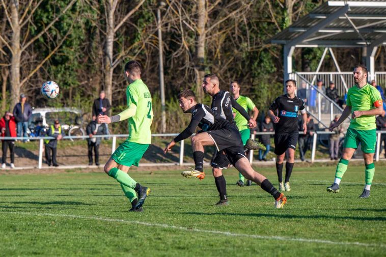 Bány Bence első félidei 3 találatával 3–0-ra nyert a Szarvasi FC 1905 Medgyesbodzás ellen.