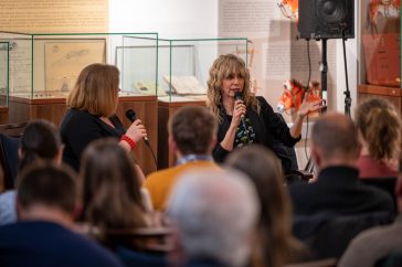 Péterfy Borival Bődi Eti beszélgetett az Íróklub április 14-i eseményén.