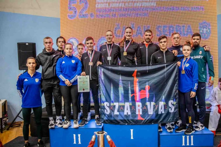 A szarvasi karateküldöttség Szerbiában.