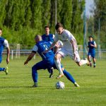 Czvalinga Márk épp veszi Nagy Sándor akadályát.