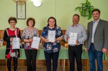A féléves szakkör elvégzéséről oklevelet vehettek át a résztvevők.