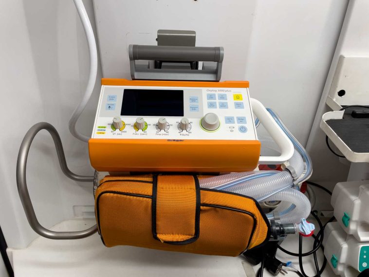 A "04 az Életért" Alapítvány Oxylog 3000 Plus lélegeztető készüléket vásárolta az adó 1 százalékokból, illetve felajánlásokból.