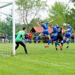 Az első félidő egyik ígéretes csabacsűdi helyzete.