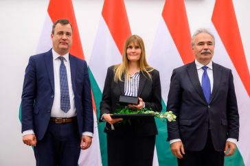 Dr. Hanyecz Katalin Pro Natura Díjat vehetett át Nagy István agrárminisztertől.