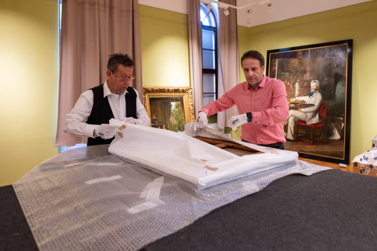 Megérkezett Munkácsy Mihály első félszáz képe a Tessedik Sámuel Múzeumba.