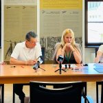 Melis János, Szarvas város címzetes főjegyzője, Babák Mihály polgármester, Várnai Réka, a kiállítás kommunikációs koordinátora és Roszik Zoltán múzeumigazgató.