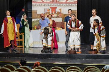 Amikor megkurtult az ing Gyetván a Cervinus Teátrum feldolgozásában.