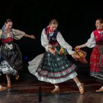 Örömtánc a Tessedik Táncegyüttes alapításának 55. évfordulója tiszteletére adott gálán.