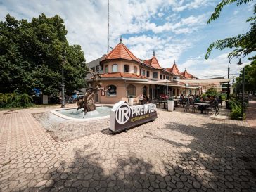 Megújult a Premier melletti szökőkút.