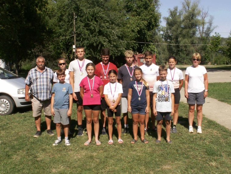 A Kajak-Kenu Club Szarvas versenyzői az elmúlt hétvégén Magyarkanizsán (Szerbia).