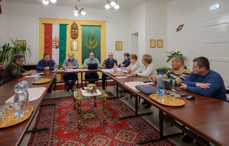 ülésezik Csabacsűd Nagyközség Önkormányzatának képviselő-testülete 2023. november 14-én.