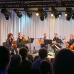 Molnár János és Nánási Attila az Alföld Quartettel 2023. november 25-én a Cervinus Teátrum kamaratermében.