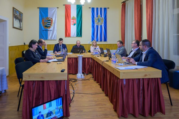 Ülésezik Békésszentandrás Nagyközség Önkormányzata képviselő-testülete 2023. december 11-én.