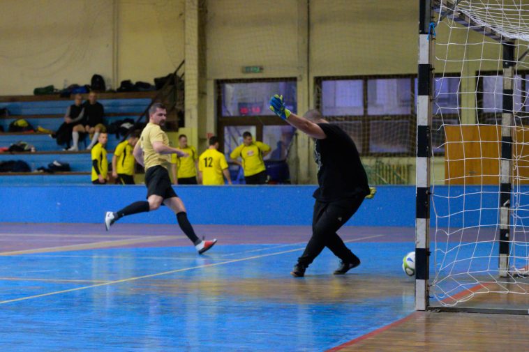 Altmann Roland gólja a Lesz ami lesz ellen.