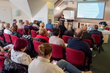 Csermely Ildikó a Békés Vármegyei Kereskedelmi és Iparkamaránál tartott előadása során.