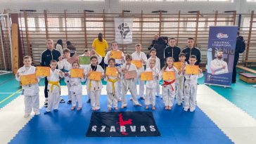 Szarvasi karatésok a pomázi versenyen.